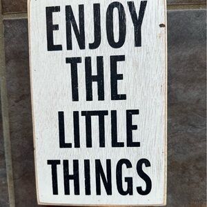 Black and White Inspirational Wall Sign